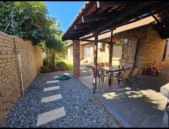 3 BEDROOM HOUSE FOR SALE IN MONTANA PARK